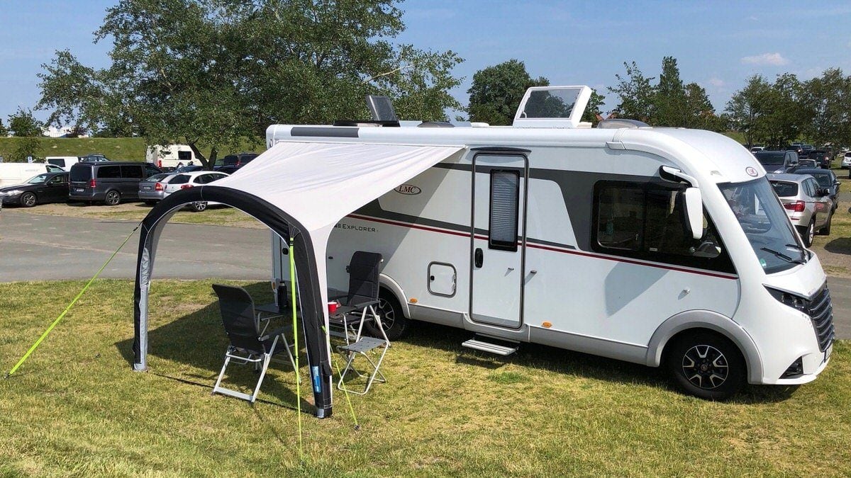 Aufblasbares Sonnensegel Sunshine Air Pro 300 von Kampa – Camping Family